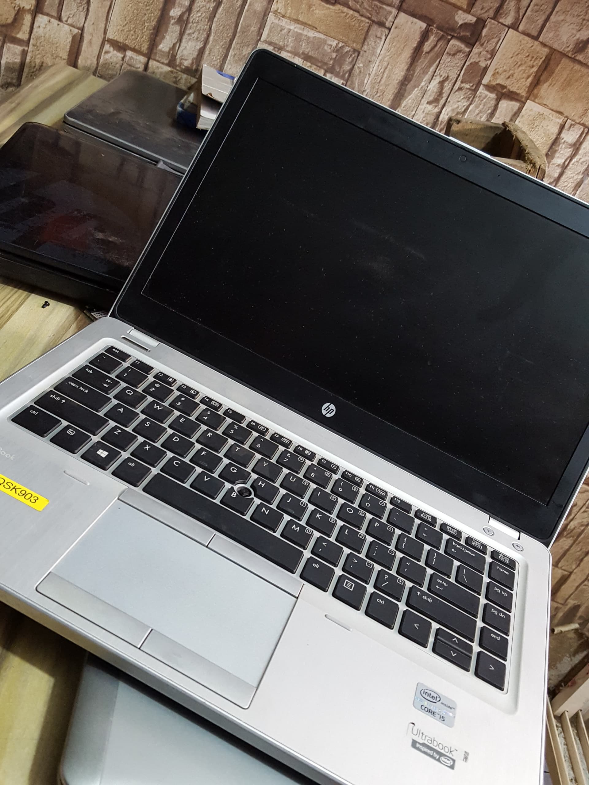 HP folio 9470m